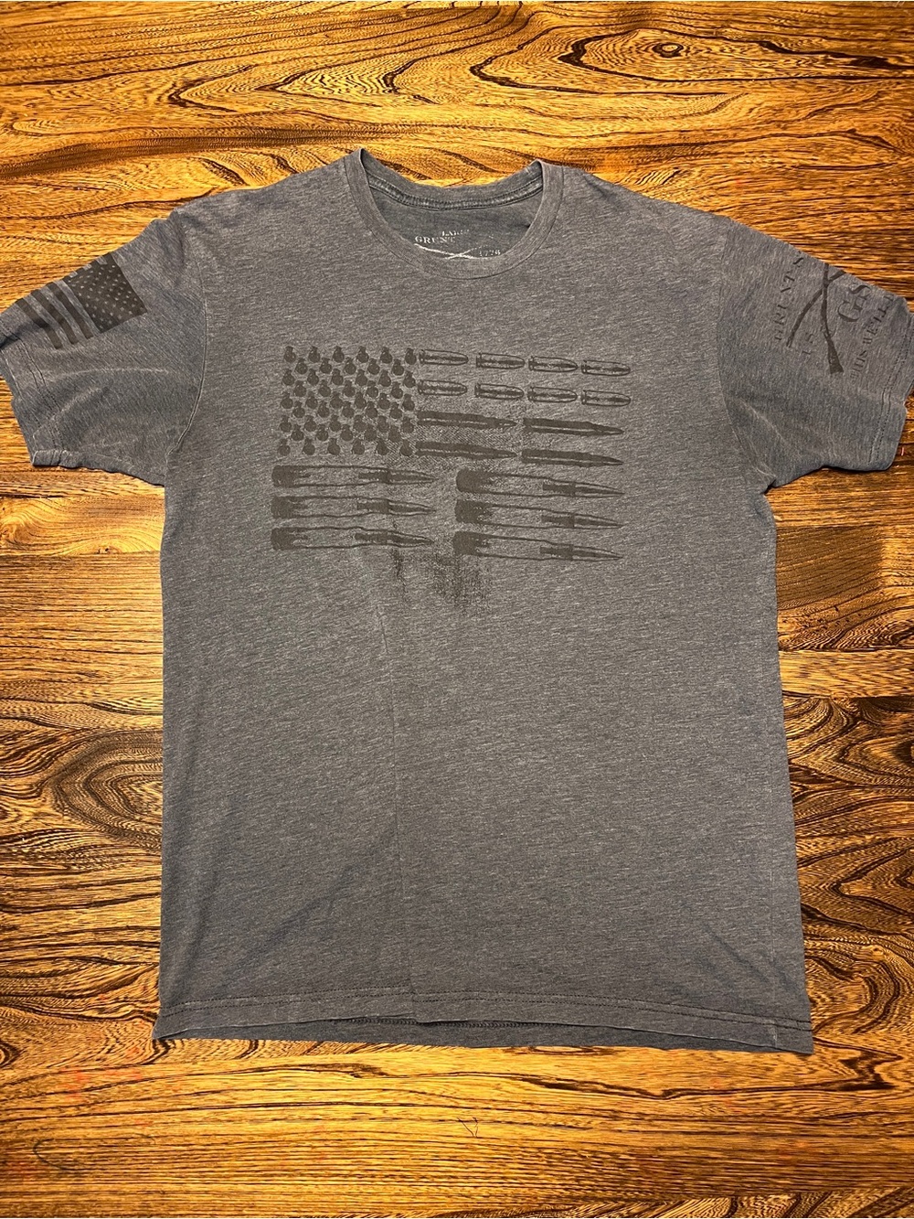 Men's Gray Graphic Crewneck T-Shirt - American Flag Design Grunt Style Patriotic